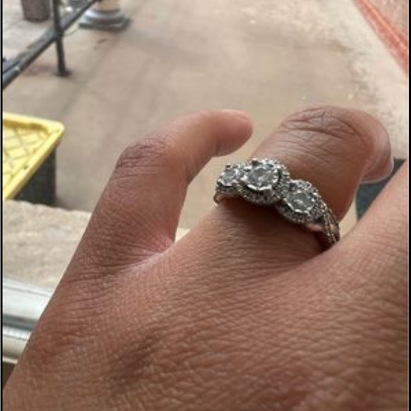 Stunning Helzberg 3-Stone Diamond Engagement/Wedding Ring – White Gold - Picture 6 of 6